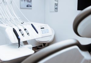 Behandlungsraum vor Zahnbehandlung finanziert durch Zahnzusatzversicherung